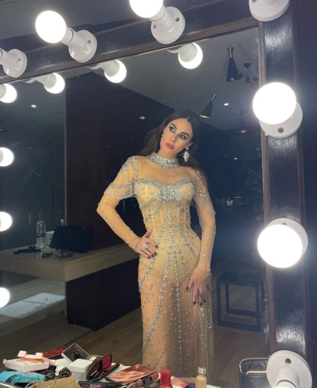 Defne Samyeli kıyafetiyle takipçilerinin diline düştü! O detay anında ortaya çıktı 1